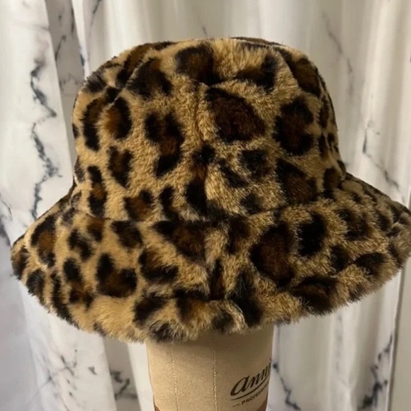 Leopard Animal Print Bucket Hat Faux Fur Fuzzy Packable - Picture 6 of 7